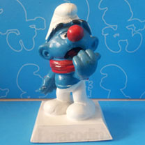 paracodin promo smurf with white hat and red scarf